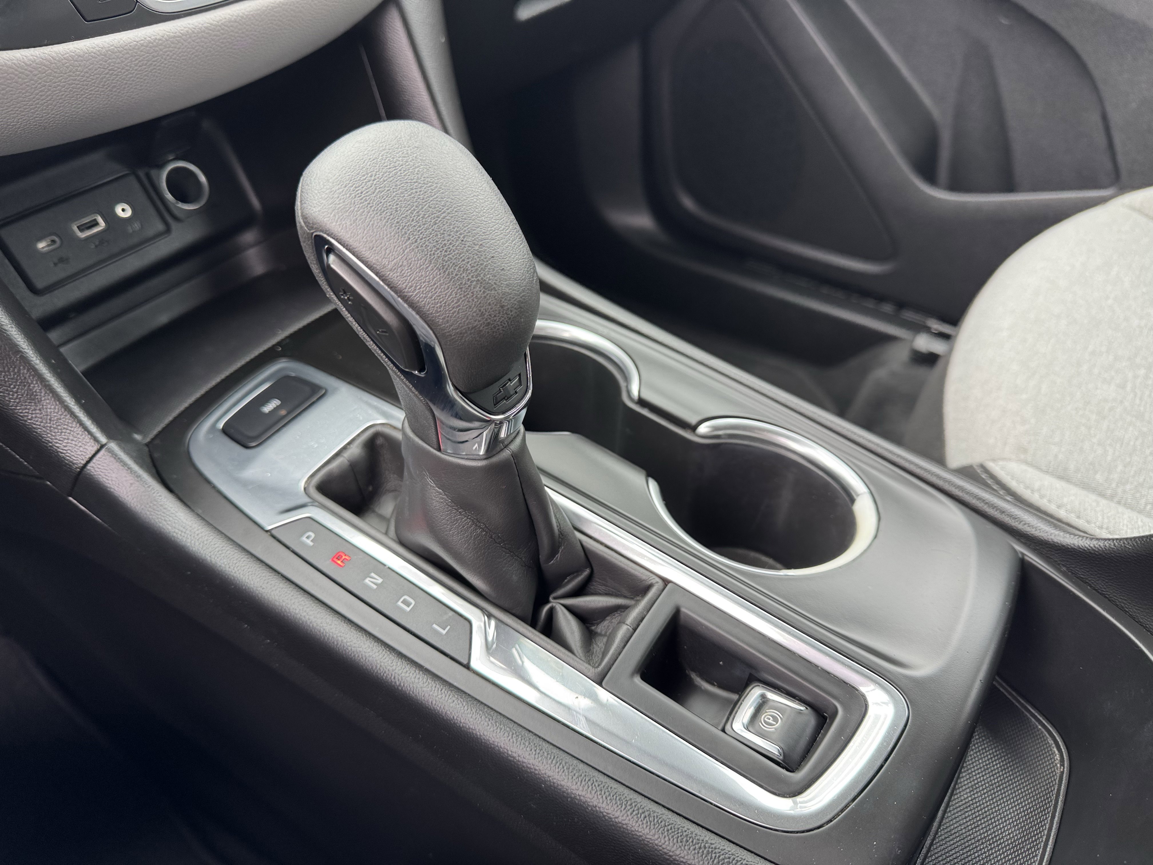 Used 2022 Chevrolet Equinox LS AWD/4WD image 30