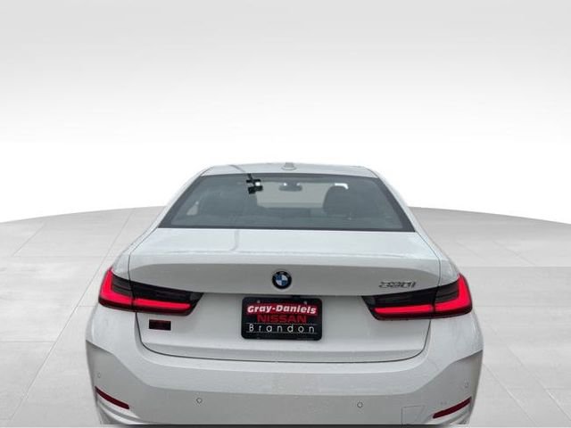 Used 2025 BMW 330i Sedan image 3