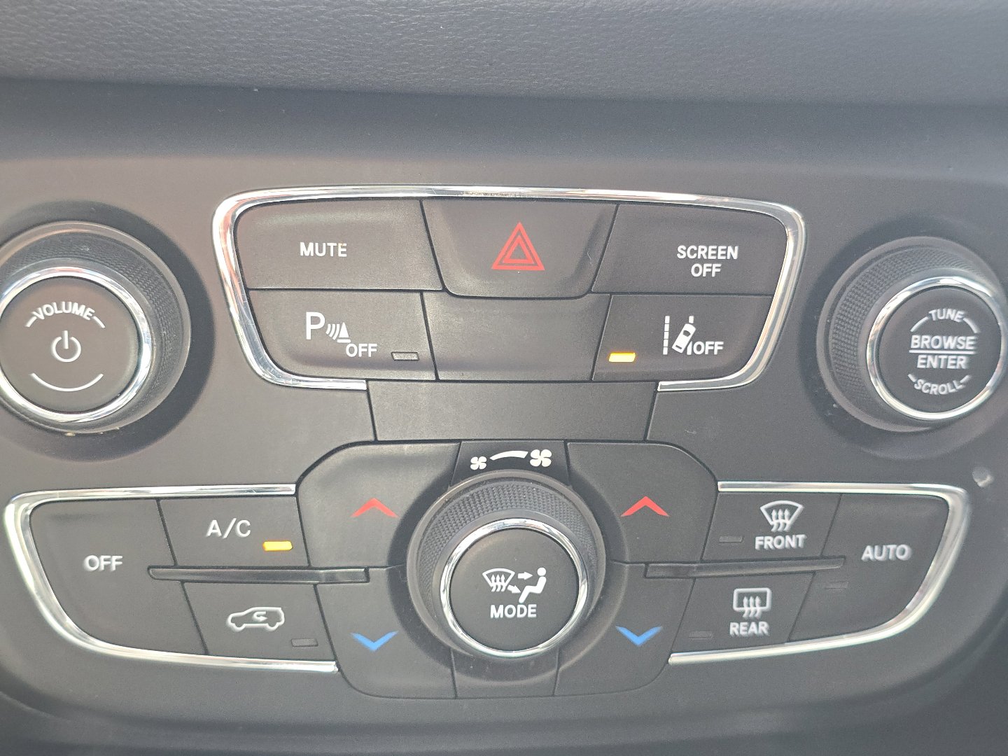 Used 2018 Jeep Compass Latitude w/ Popular Equipment Group AWD/4WD image 31