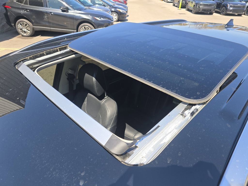 Used 2022 Kia Telluride SX image 3