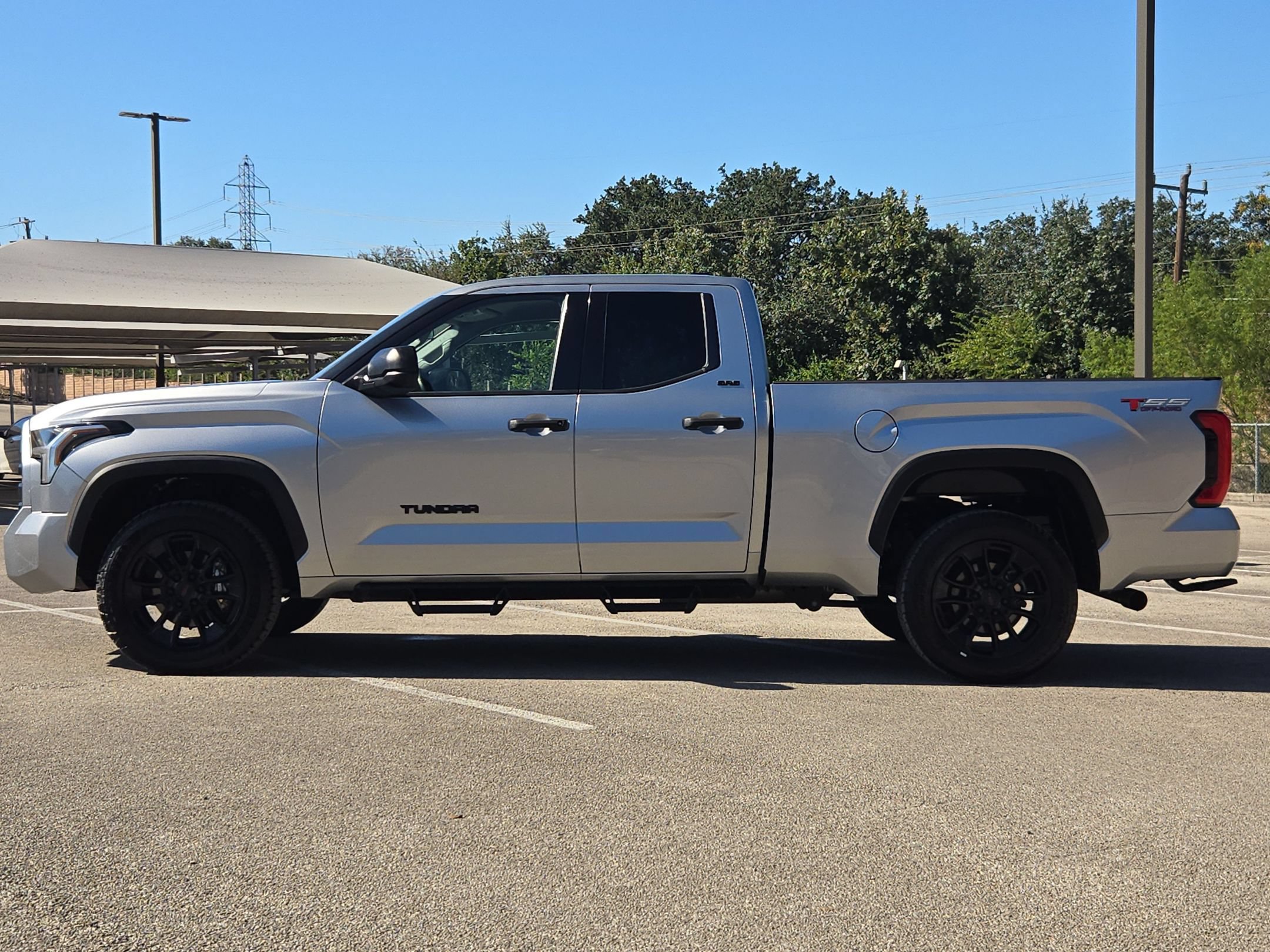 Used 2022 Toyota Tundra SR5 AWD/4WD image 6