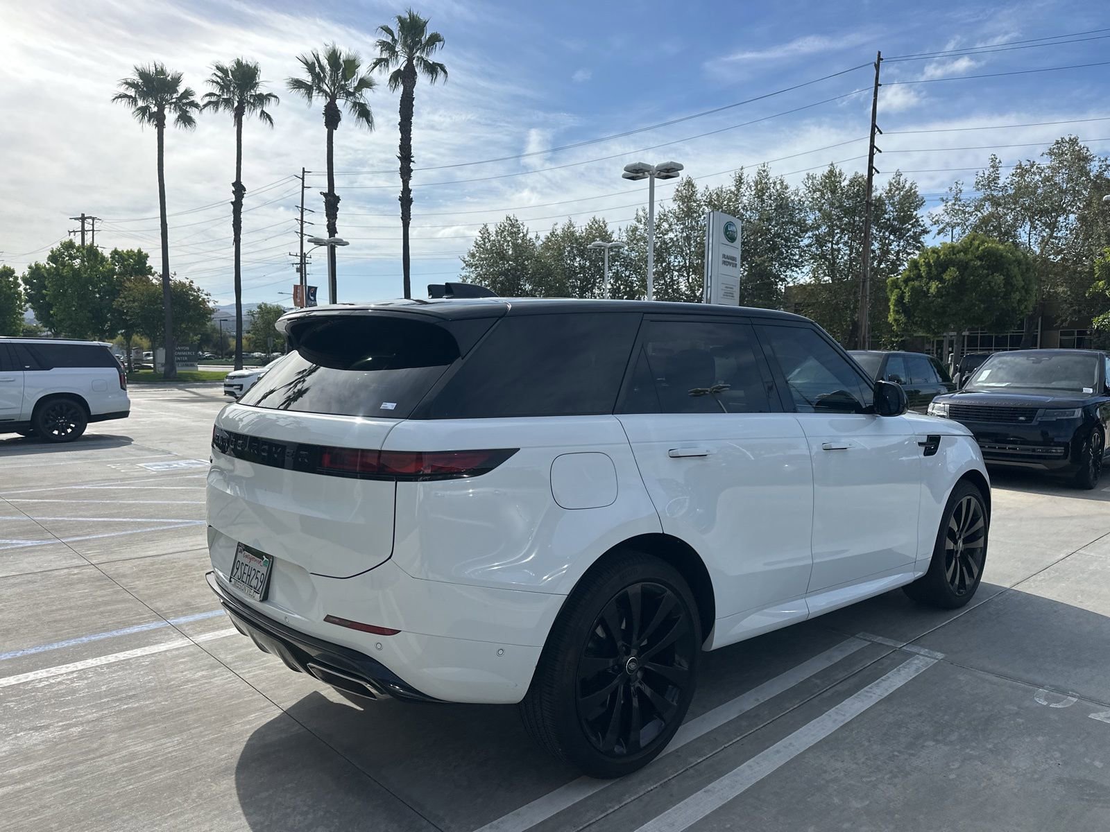 Certified 2025 Land Rover Range Rover Sport Dynamic SE AWD/4WD image 3