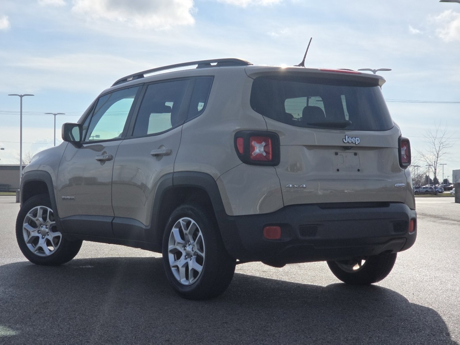 Used 2016 Jeep Renegade Latitude image 16