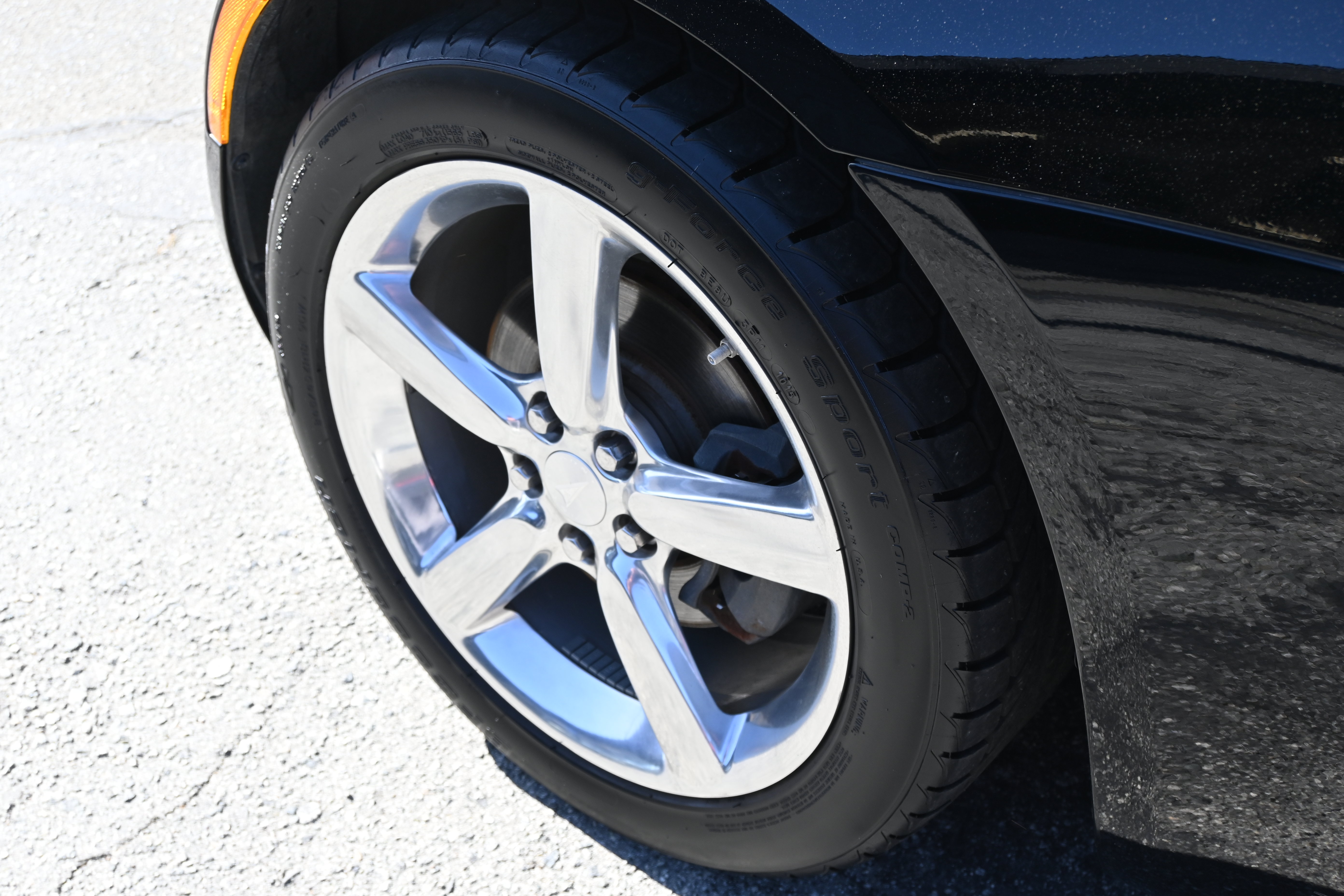 Used 2009 Pontiac Solstice GXP w/ Premium Package RWD image 10