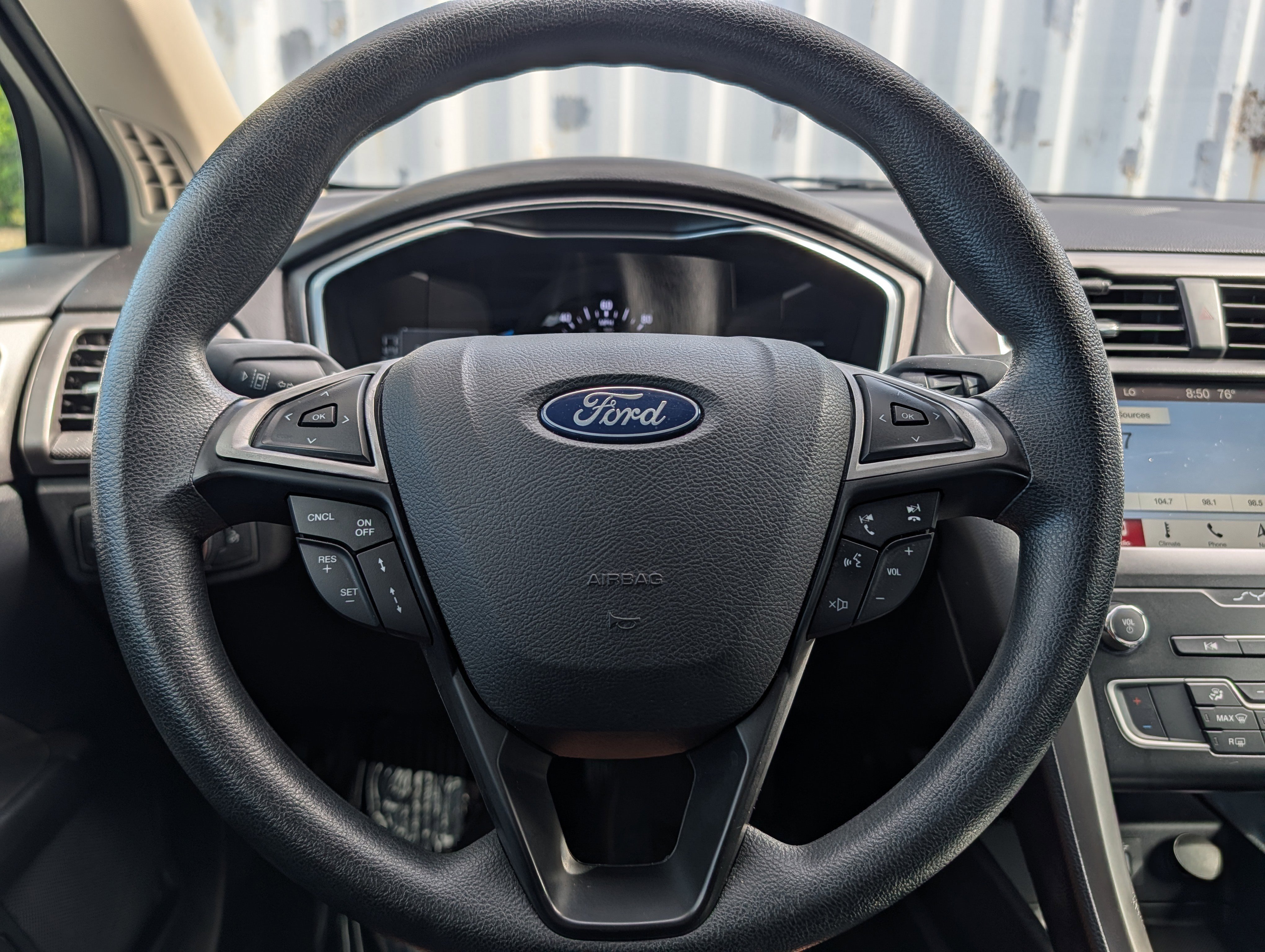Used 2019 Ford Fusion SE FWD image 25