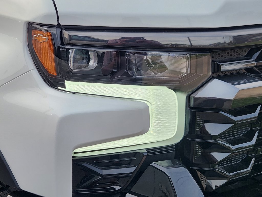 New 2026 Chevrolet Silverado 1500 ZR2 w/ LPO, Dark Essentials Package AWD/4WD image 28