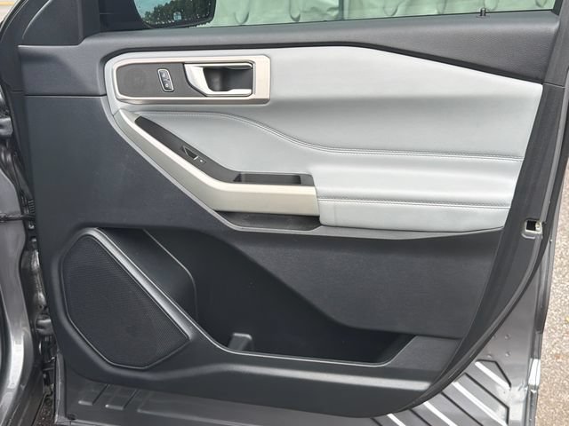 Certified 2021 Ford Explorer XLT w/ Equipment Group 202A RWD image 16