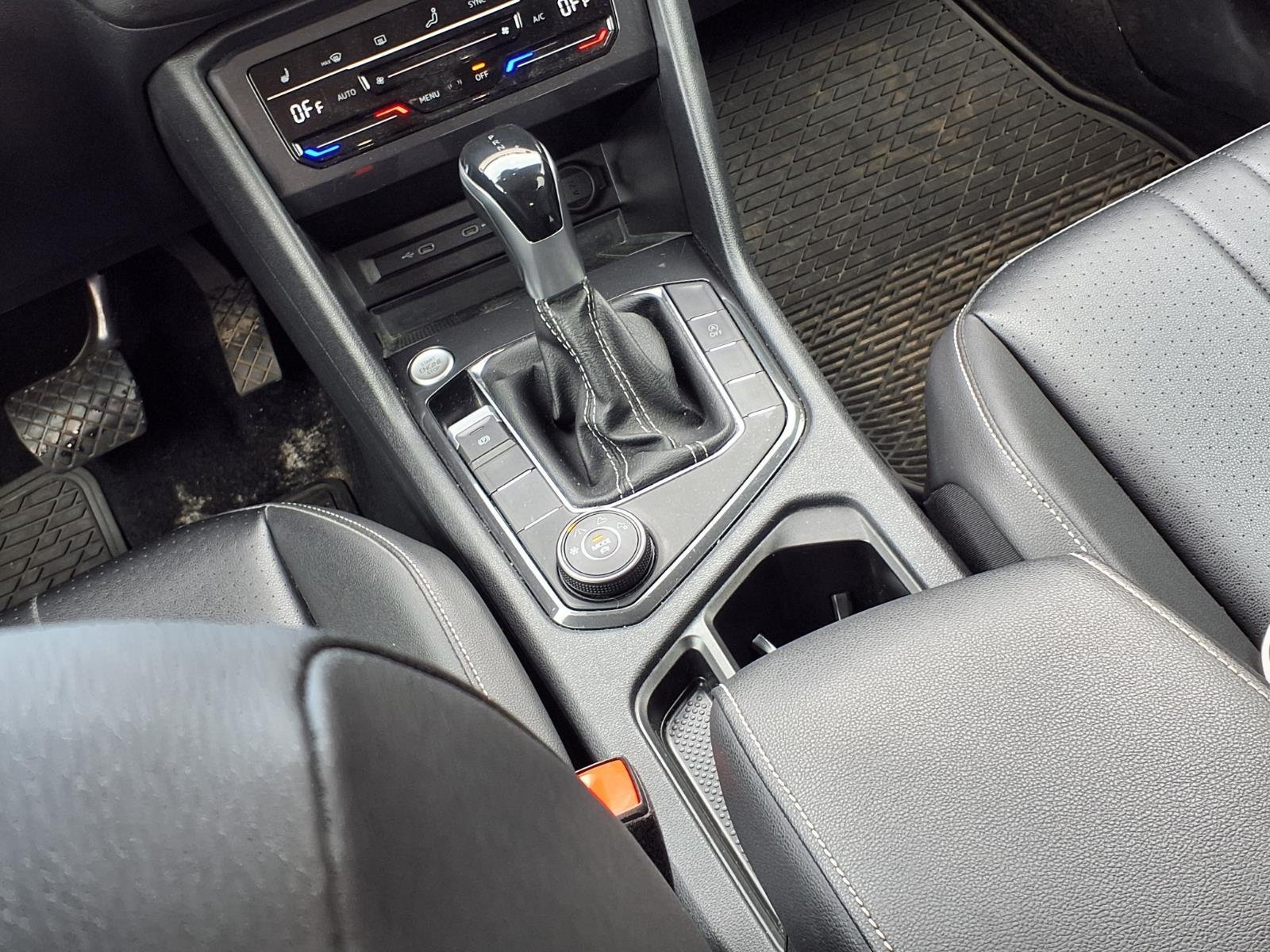 Used 2022 Volkswagen Tiguan SE AWD/4WD image 10