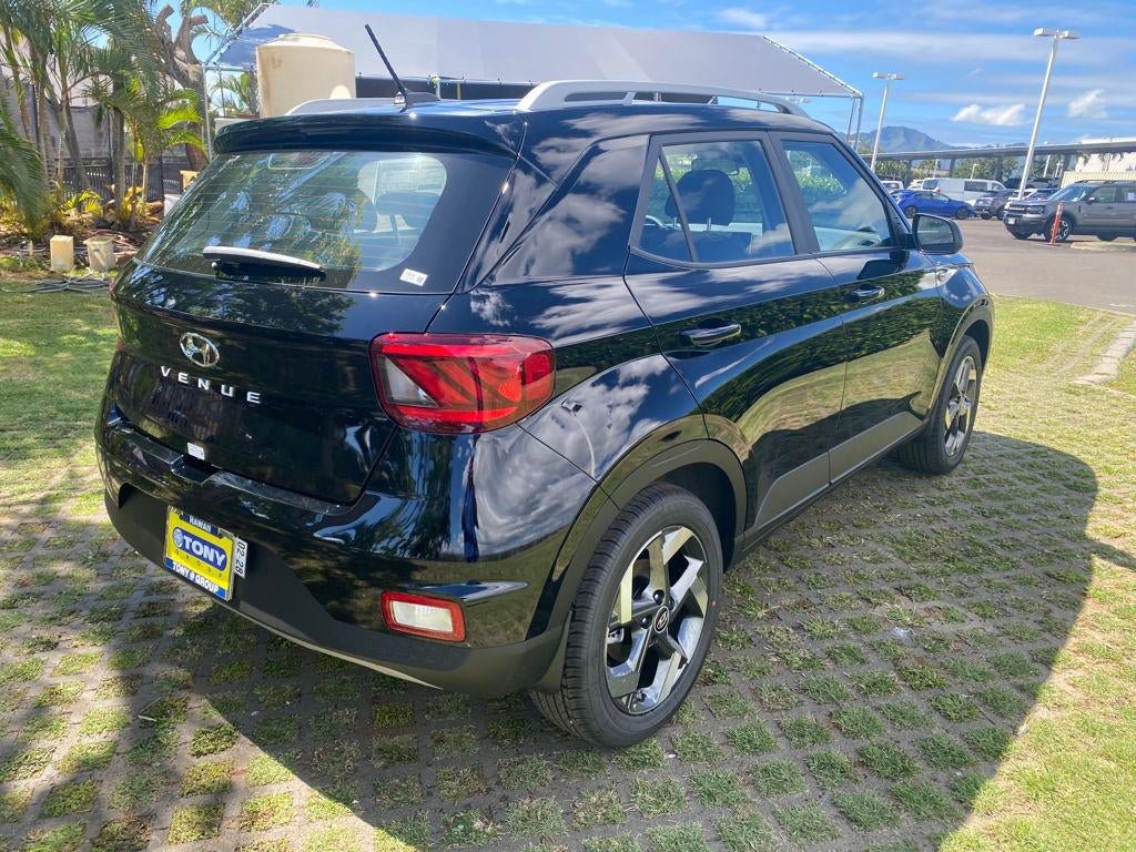 New 2026 Hyundai Venue SEL FWD image 7