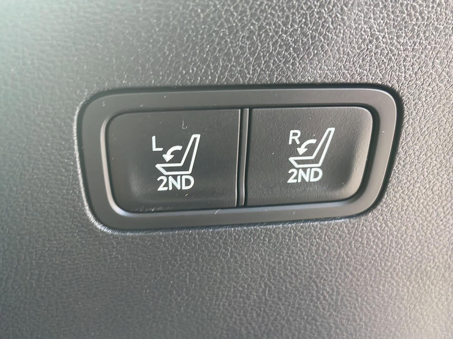 Used 2025 Hyundai Santa Fe SEL AWD/4WD image 33