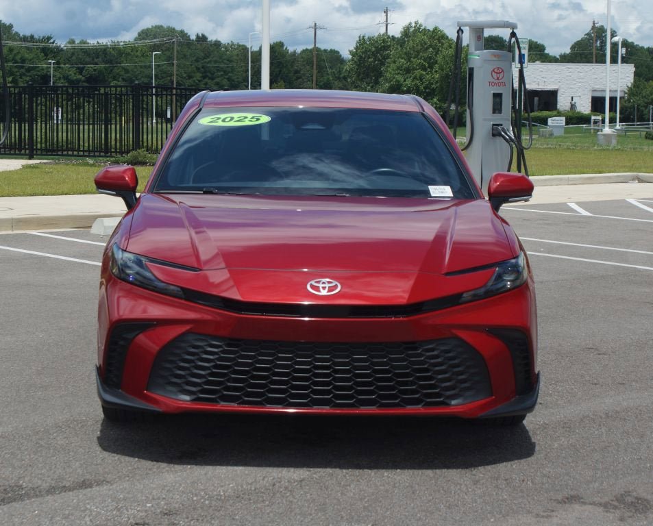 Used 2025 Toyota Camry SE FWD image 24