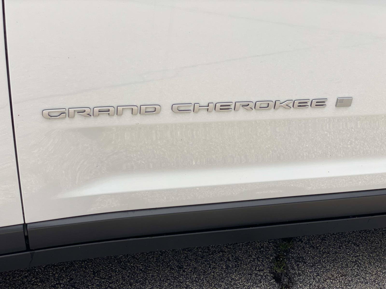 Used 2024 Jeep Grand Cherokee Laredo X RWD image 13