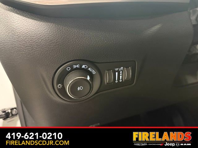 New 2026 Jeep Compass Latitude image 9