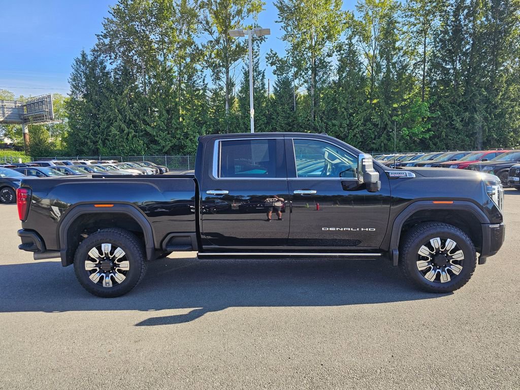 Used 2025 GMC Sierra 3500 Denali w/ Denali Reserve Package AWD/4WD image 4