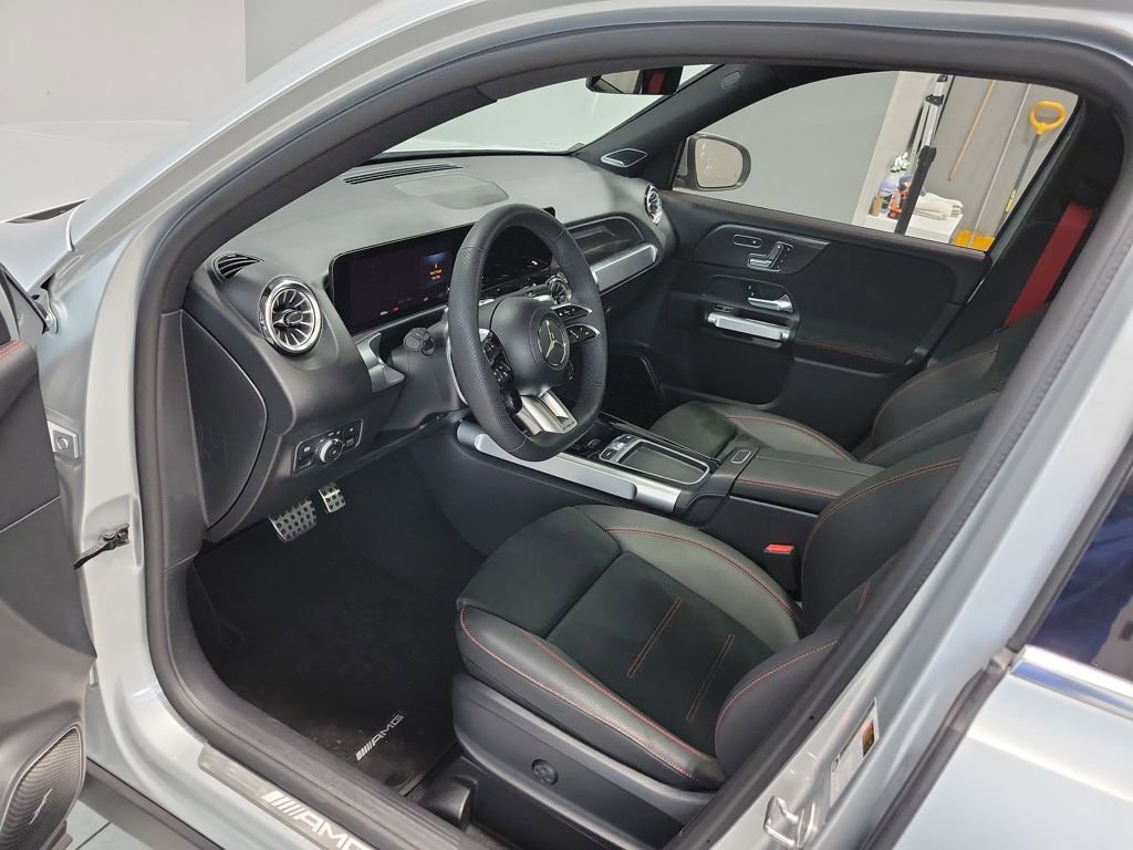 Used 2024 Mercedes-Benz GLB 35 AMG 4MATIC image 36