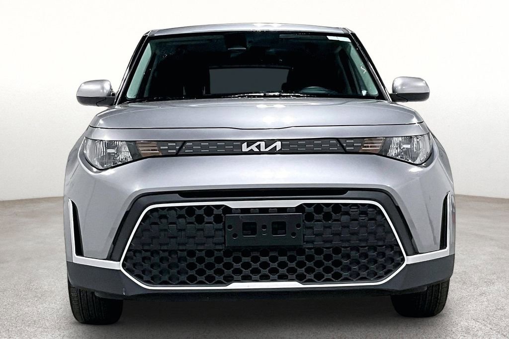 Used 2025 Kia Soul LX FWD image 5