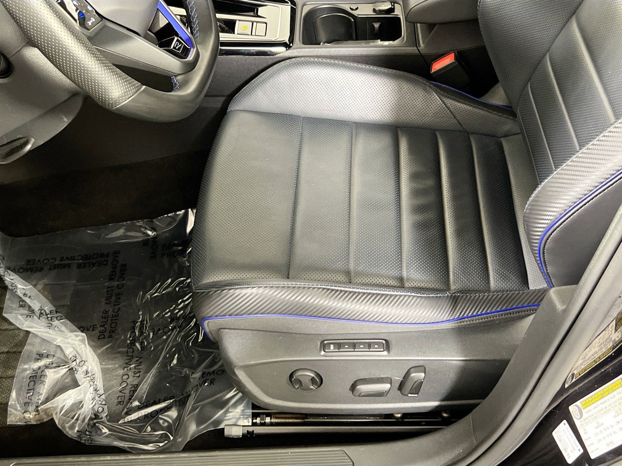 Used 2024 Volkswagen Golf R image 18