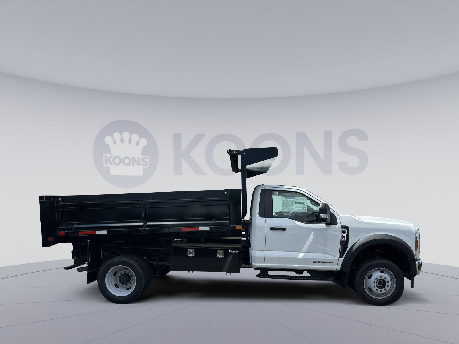 New 2025 Ford F550 4x4 Regular Cab Super Duty image 8