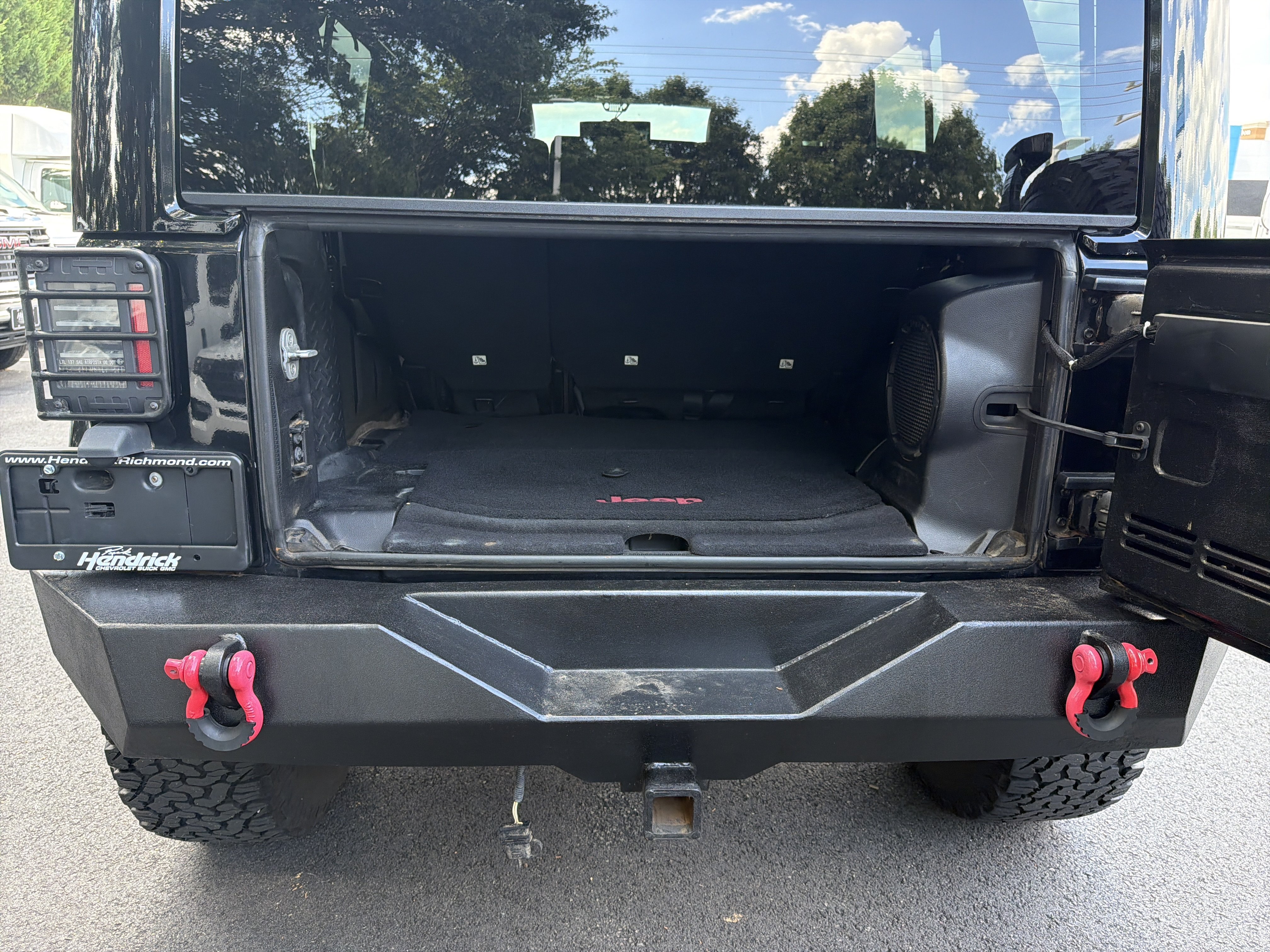 Used 2012 Jeep Wrangler Unlimited Sahara AWD/4WD image 34