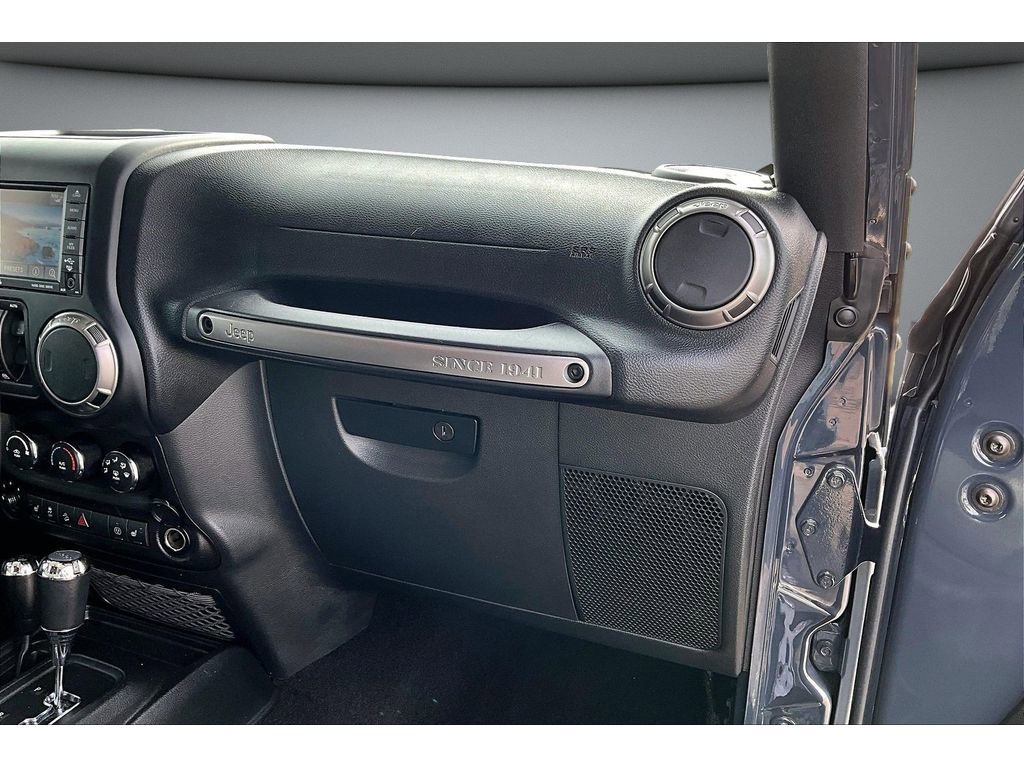 Used 2018 Jeep Wrangler Unlimited Sahara image 17