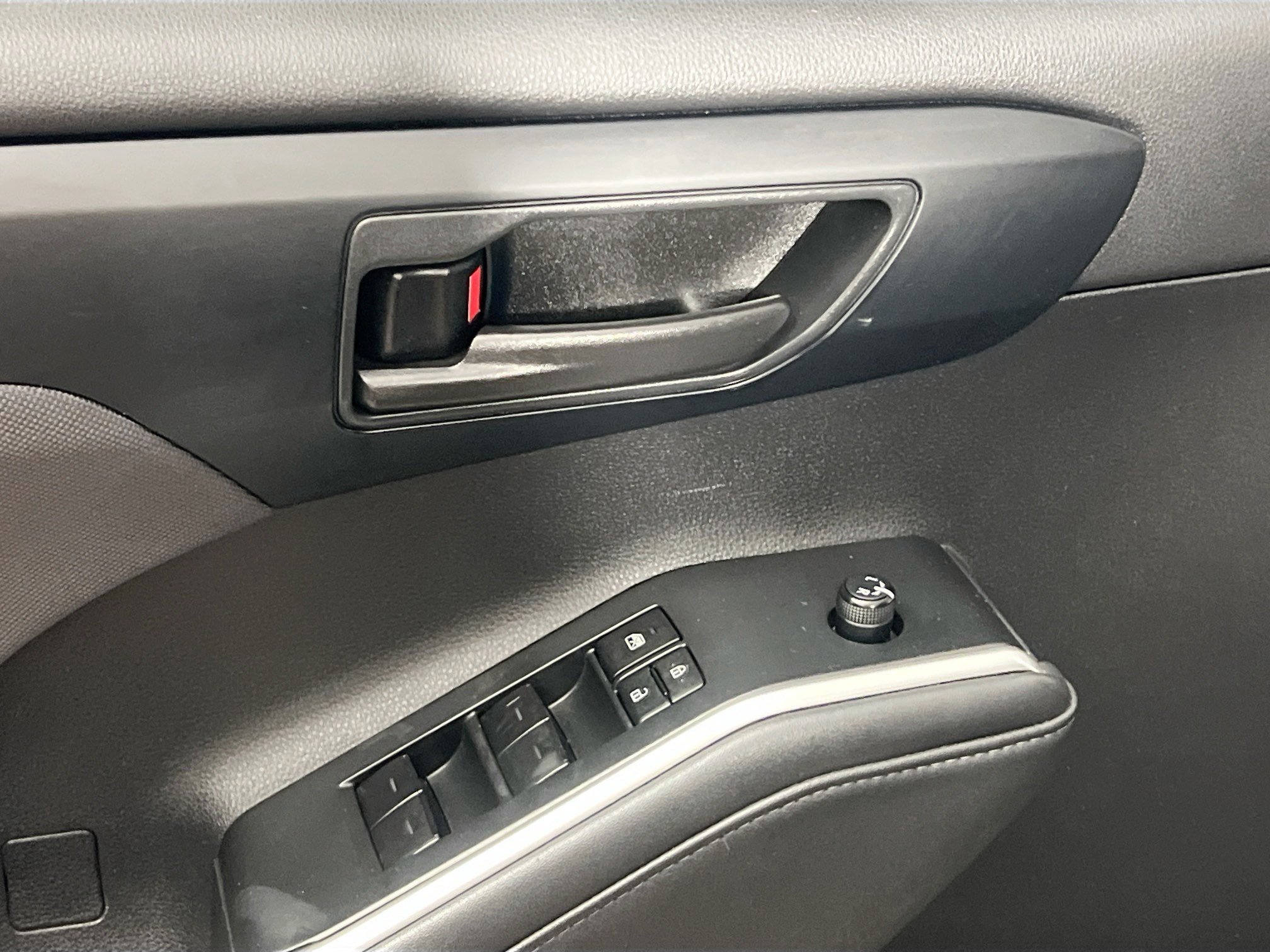 Used 2023 Toyota Highlander L FWD image 16