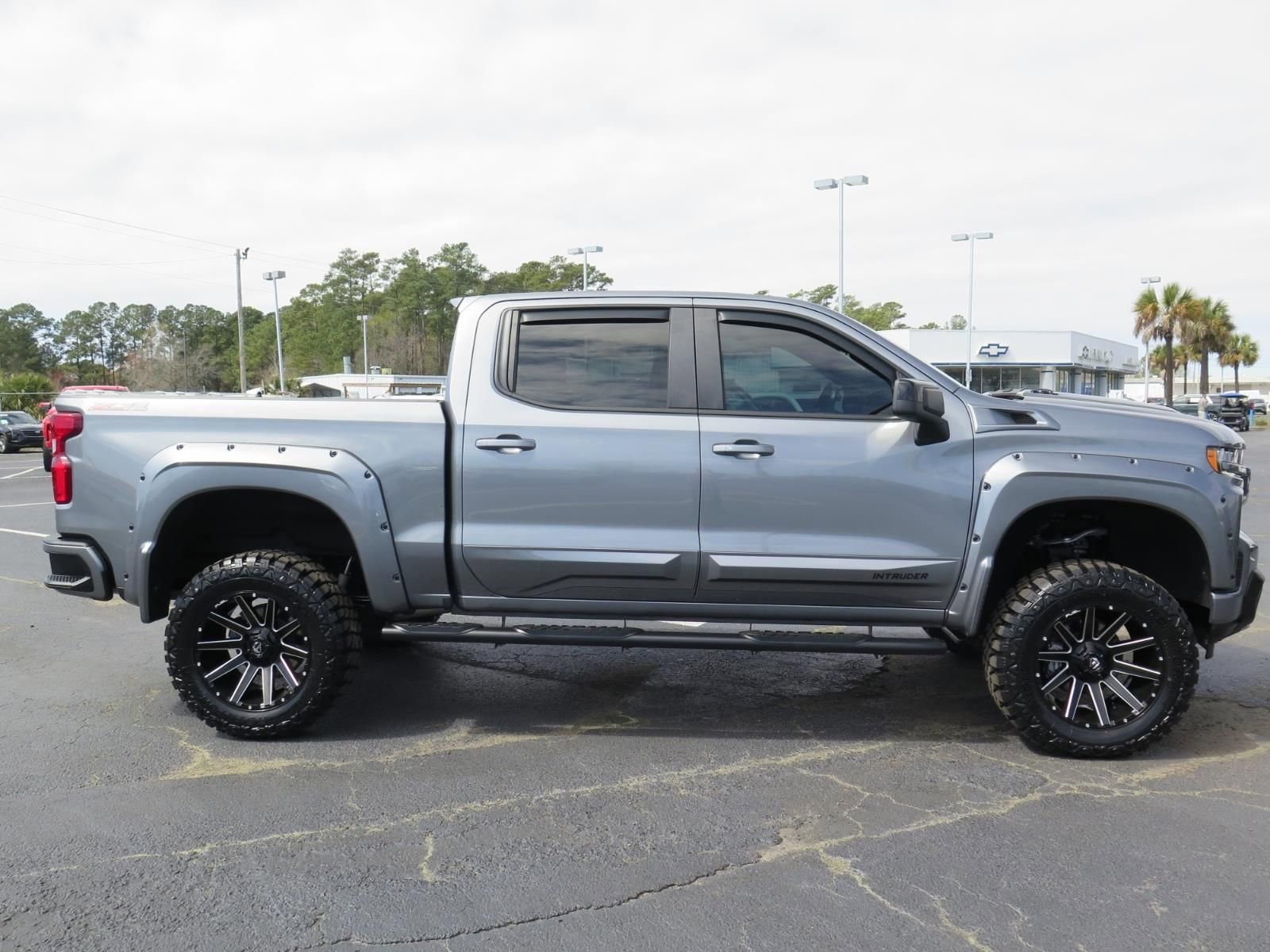 Used 2022 Chevrolet Silverado 1500 RST AWD/4WD image 2