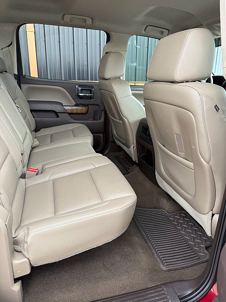 Used 2015 GMC Sierra 2500 SLT w/ Duramax Plus Package AWD/4WD image 9