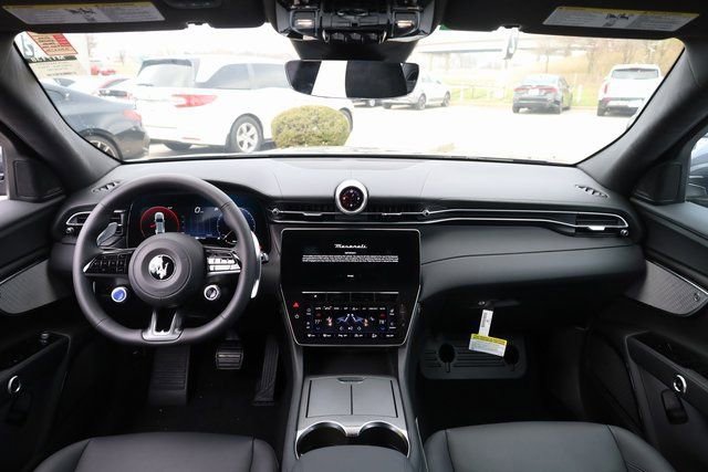 New 2024 Maserati Grecale GT image 11