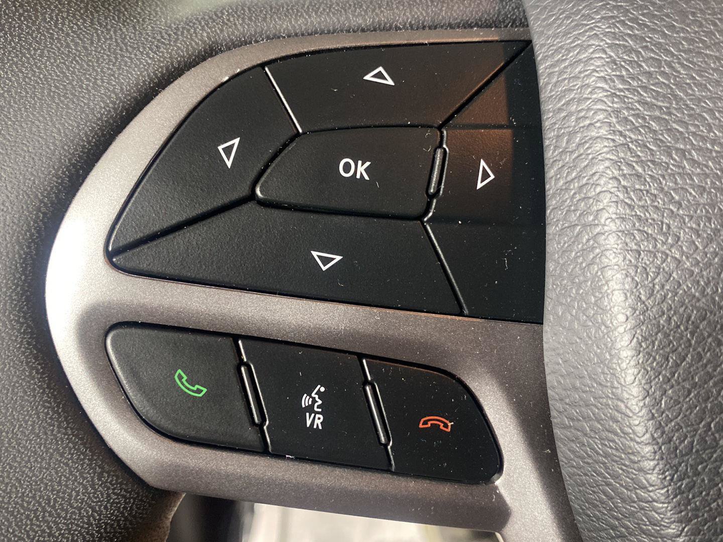 Used 2022 Jeep Cherokee Limited AWD/4WD image 19