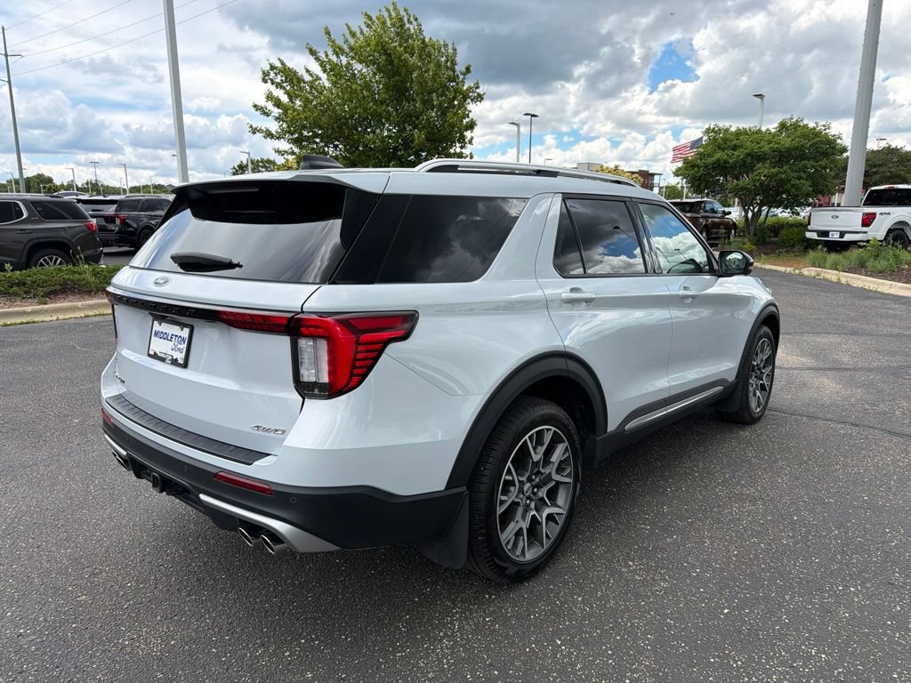 Certified 2025 Ford Explorer Platinum w/ Ultimate Package AWD/4WD image 3
