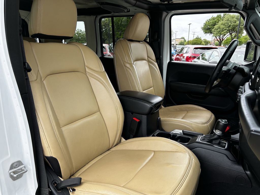 Used 2018 Jeep Wrangler Unlimited Sahara w/ LED Lighting Group image 29