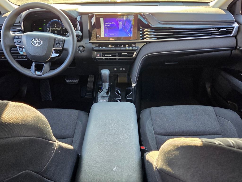 Used 2025 Toyota Camry LE FWD image 8