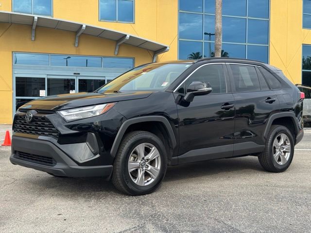 Used 2022 Toyota RAV4 XLE w/ Convenience Package FWD video 2