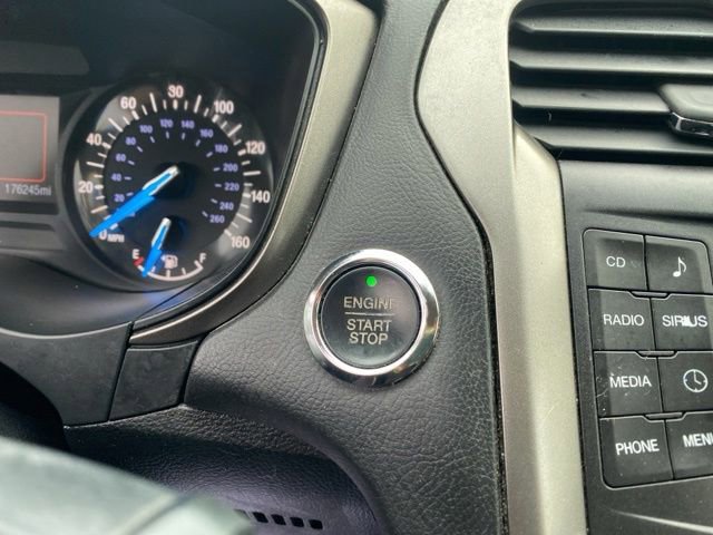 Used 2017 Ford Fusion SE FWD image 17