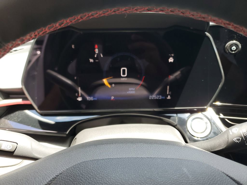 Used 2024 Chevrolet Trax RS FWD image 27