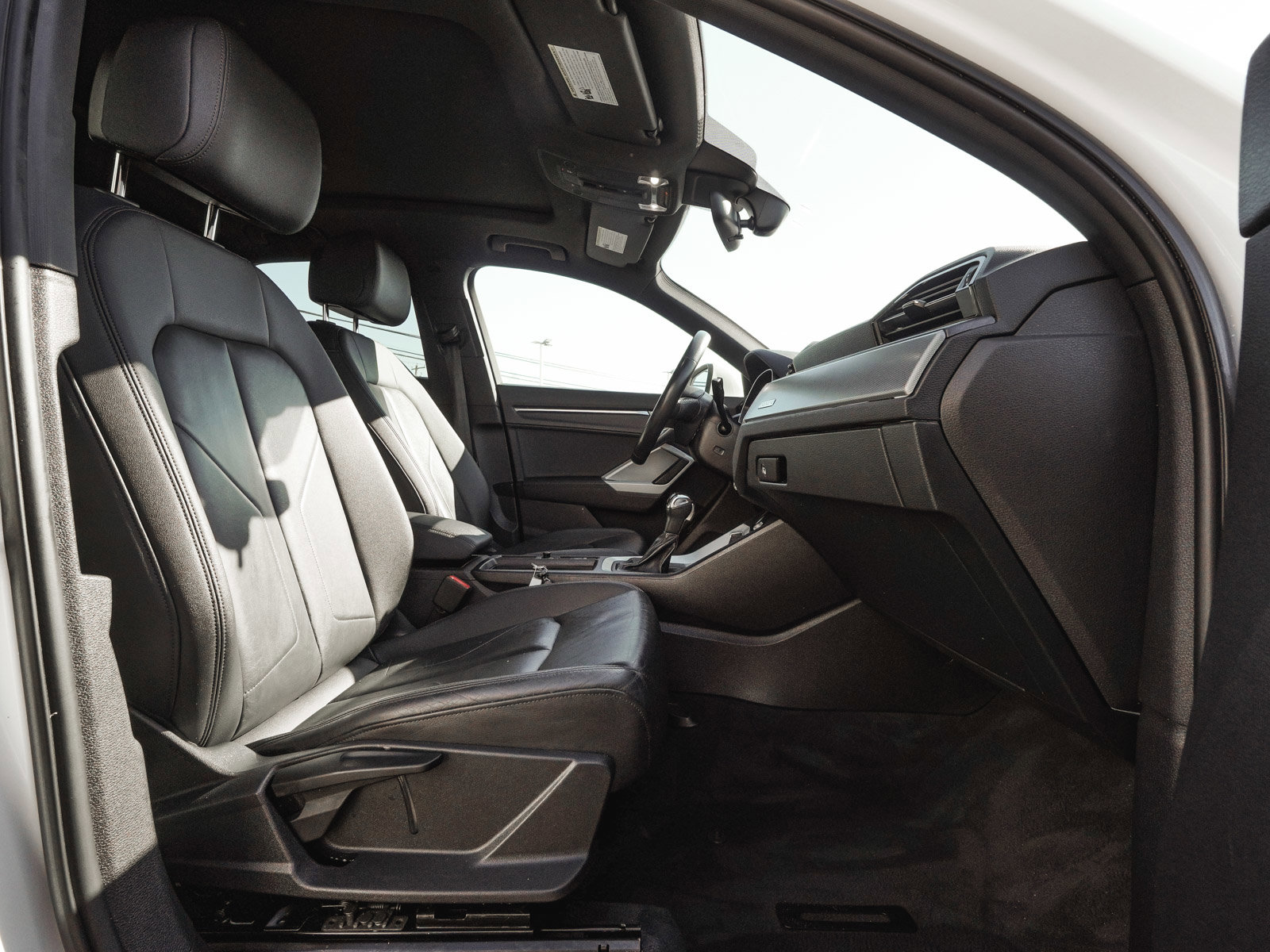 Used 2020 Audi Q3 2.0T Premium image 30