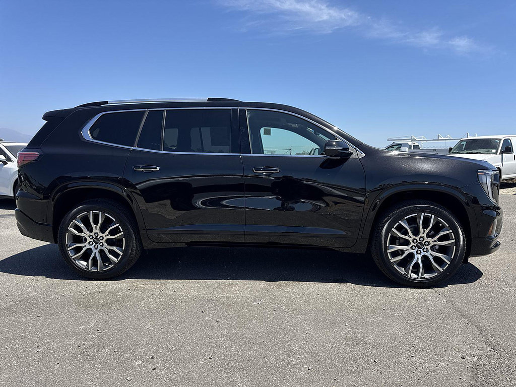New 2026 GMC Acadia Denali Ultimate AWD/4WD image 3