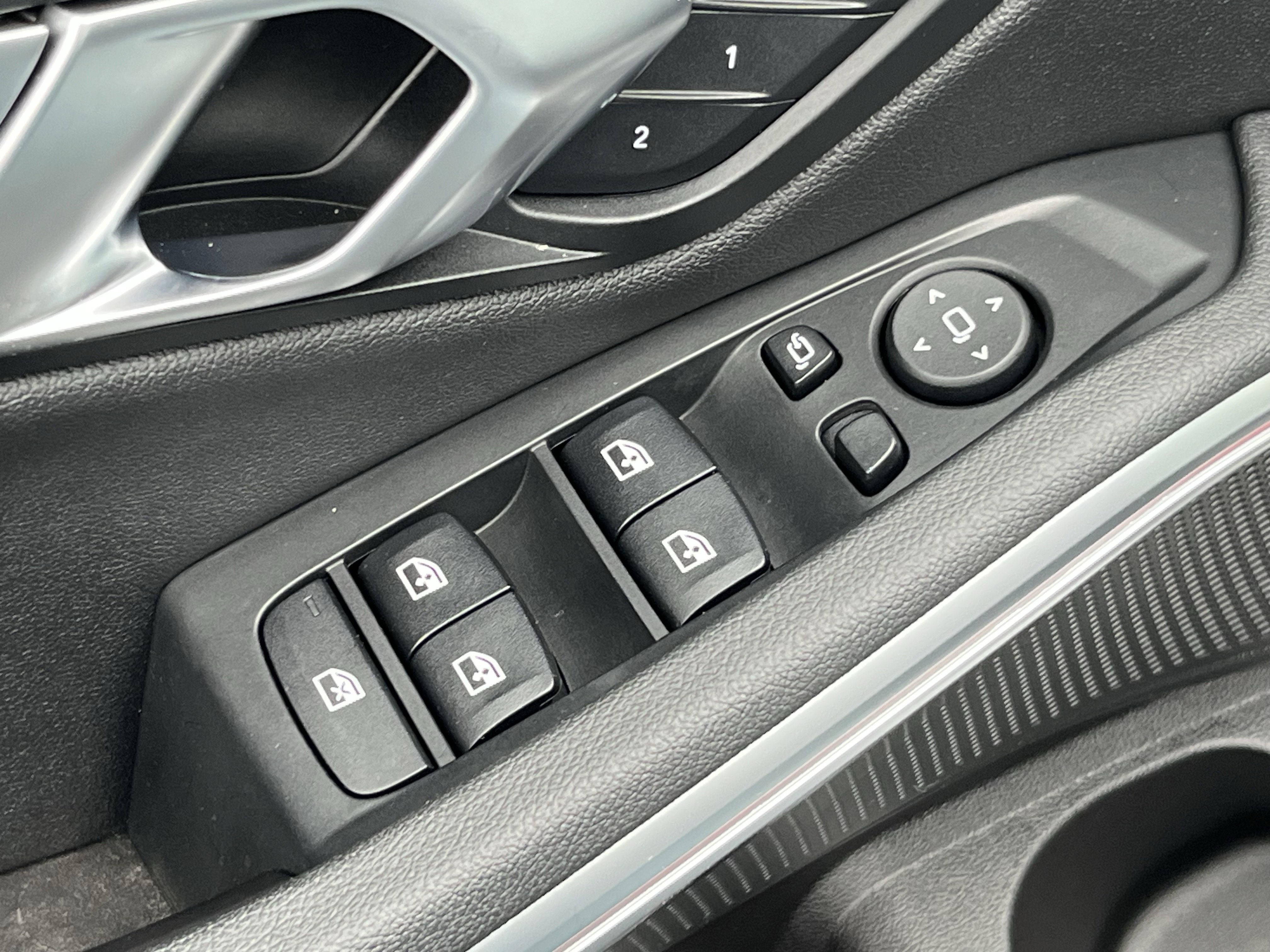 Used 2021 BMW 330i xDrive Sedan w/ Convenience Package image 16