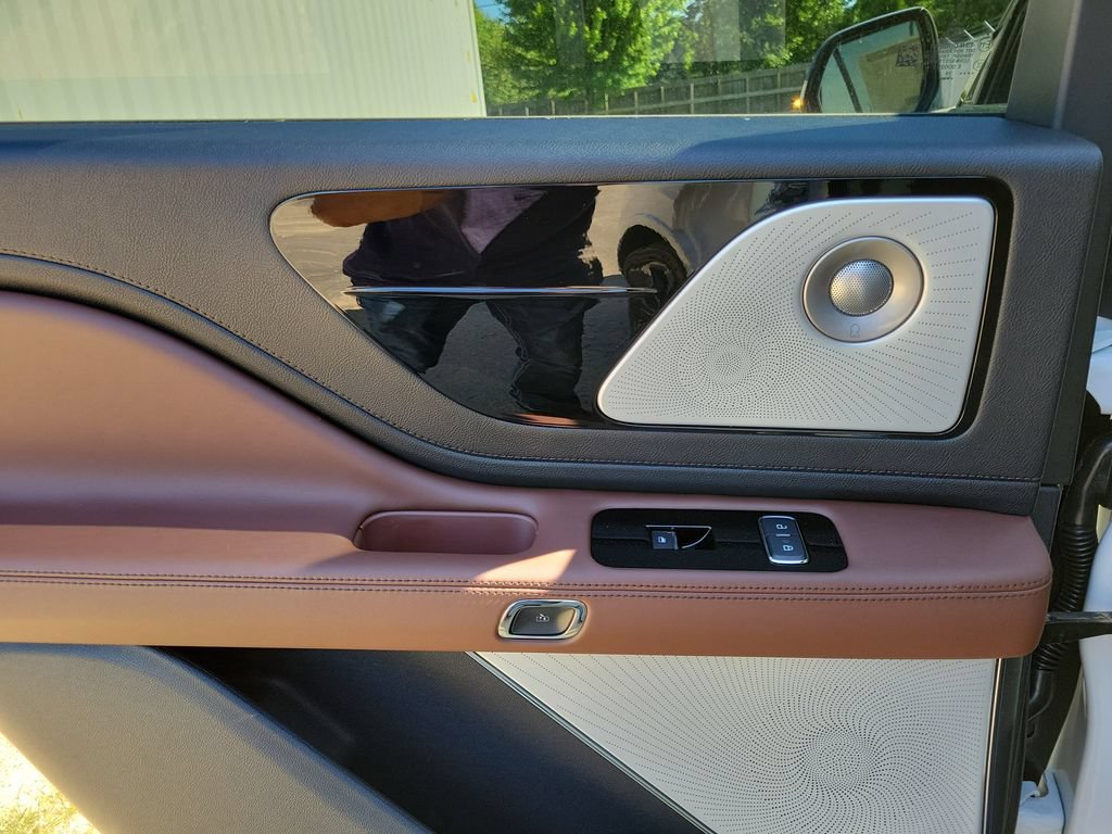 New 2026 Lincoln Aviator Reserve AWD/4WD image 15