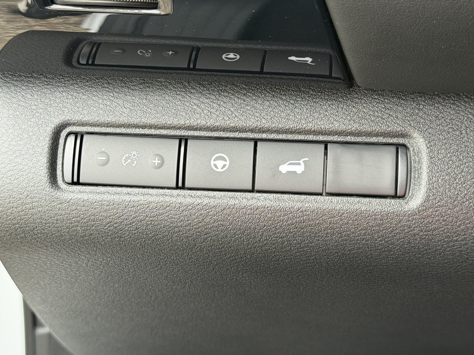 New 2026 Nissan Pathfinder SV w/ SV Premium Package FWD image 16
