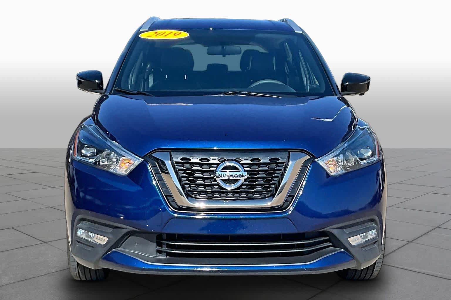 Used 2019 Nissan Kicks SR w/ SR Premium Package FWD image 3
