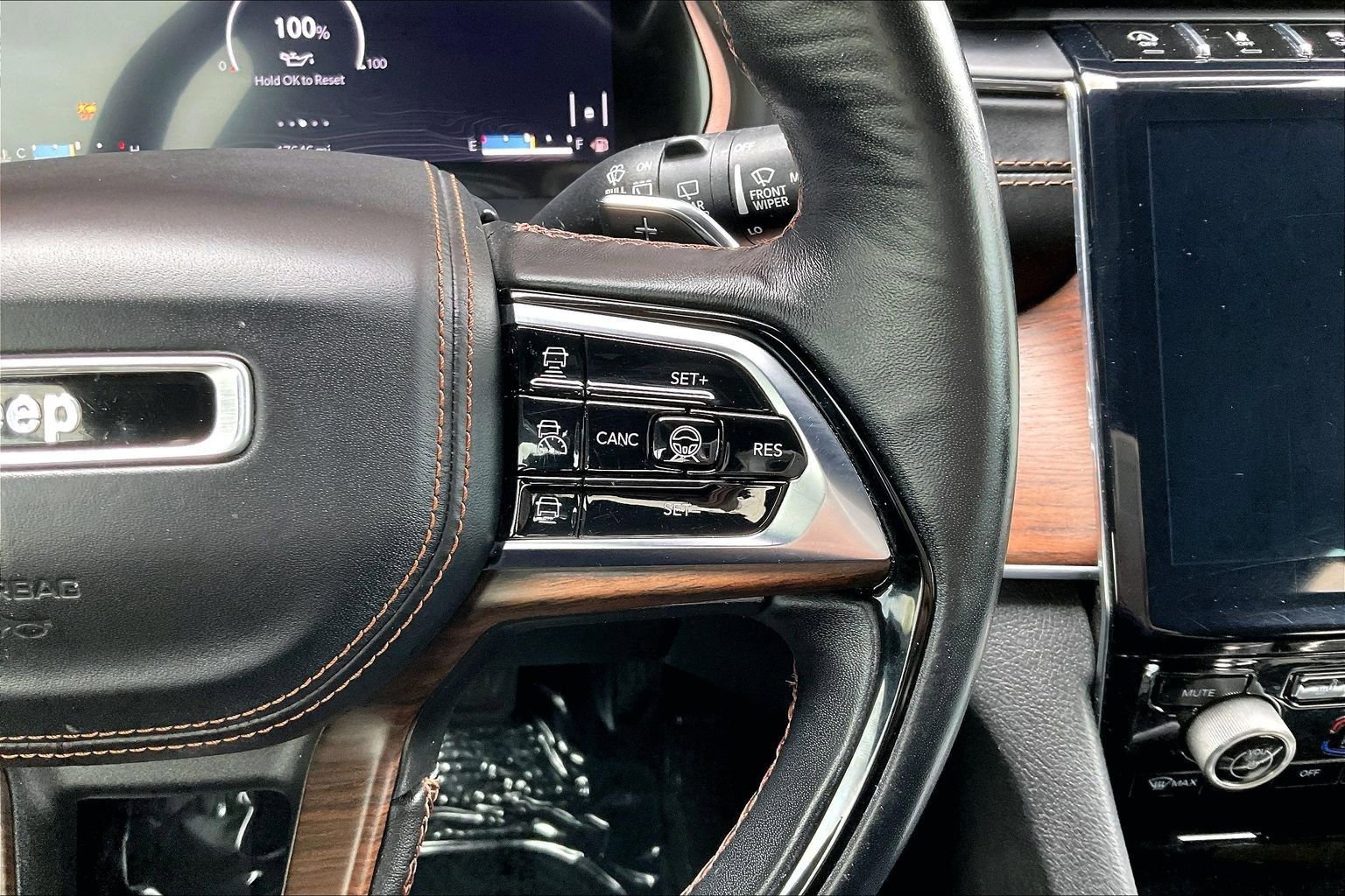 Used 2021 Jeep Grand Cherokee L Summit w/ Advanced Protech Group IV image 11