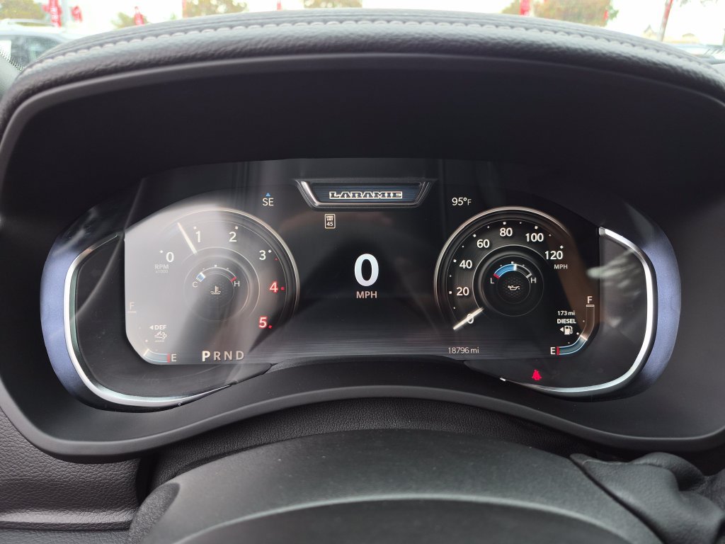 Used 2025 RAM 3500 Laramie AWD/4WD image 36