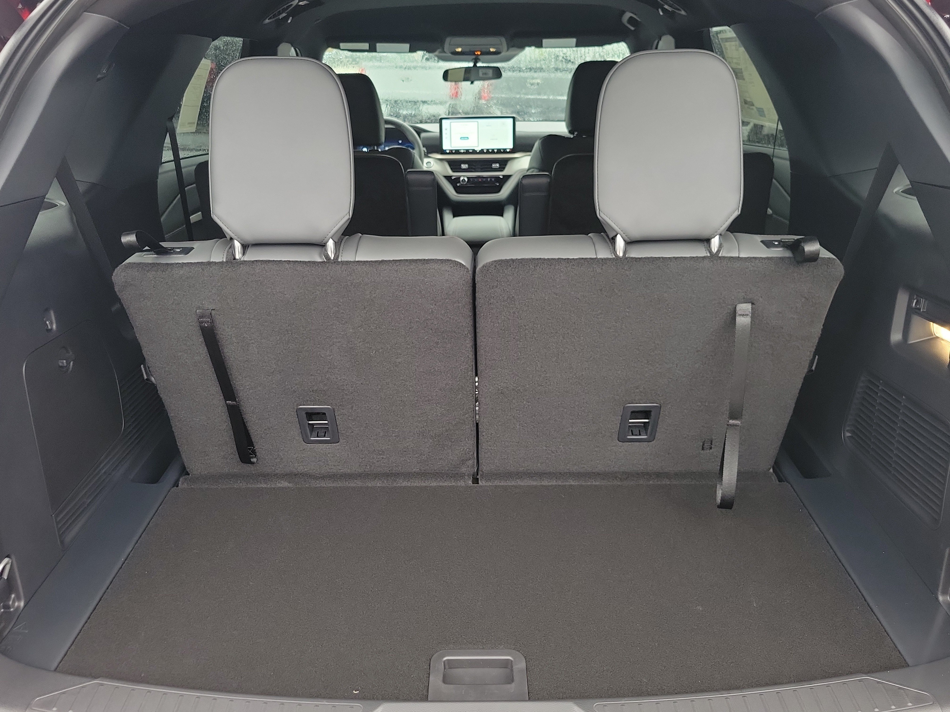 New 2027 Ford Explorer Active w/ Active Comfort Package RWD image 8
