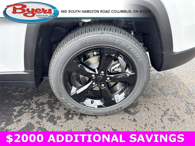 New 2025 Jeep Grand Cherokee Altitude image 6