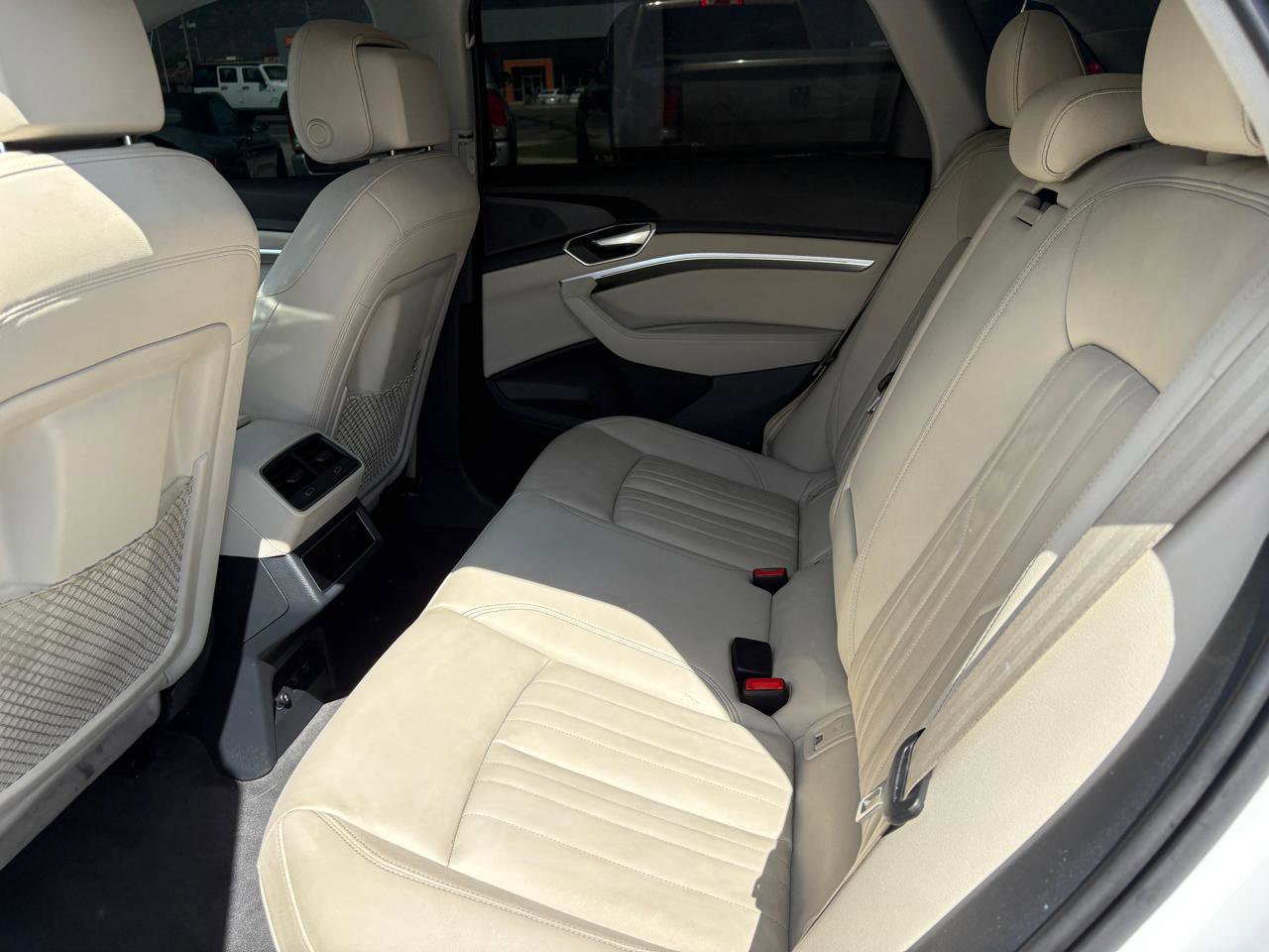 Used 2021 Audi e-tron Premium w/ Convenience Plus Package AWD/4WD image 8