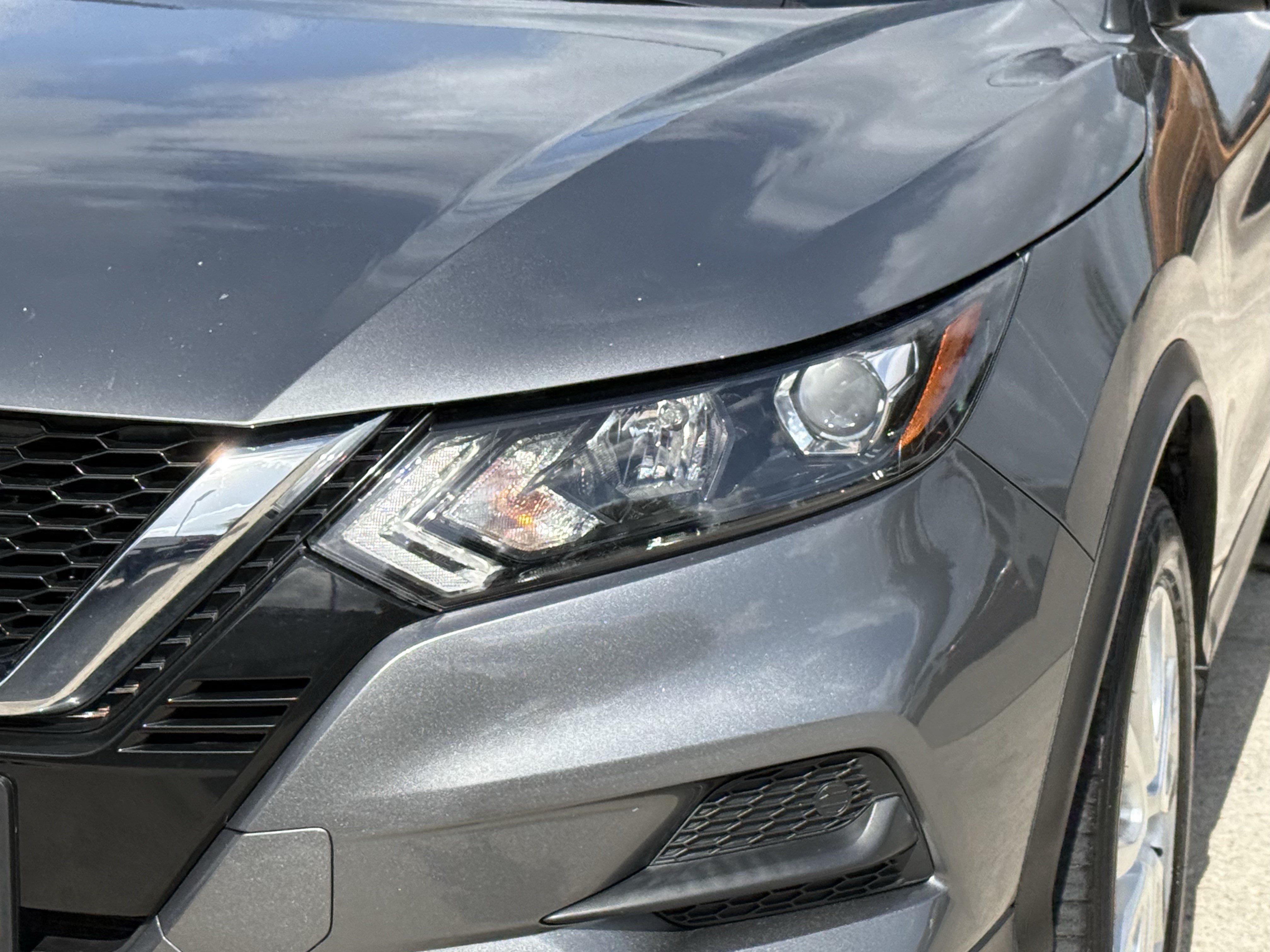 Used 2022 Nissan Rogue Sport SV FWD image 11