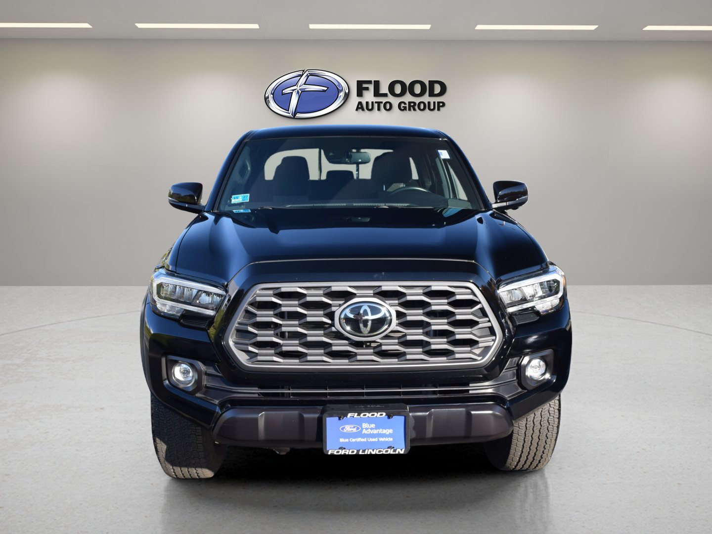 Used 2023 Toyota Tacoma TRD Off-Road AWD/4WD image 2