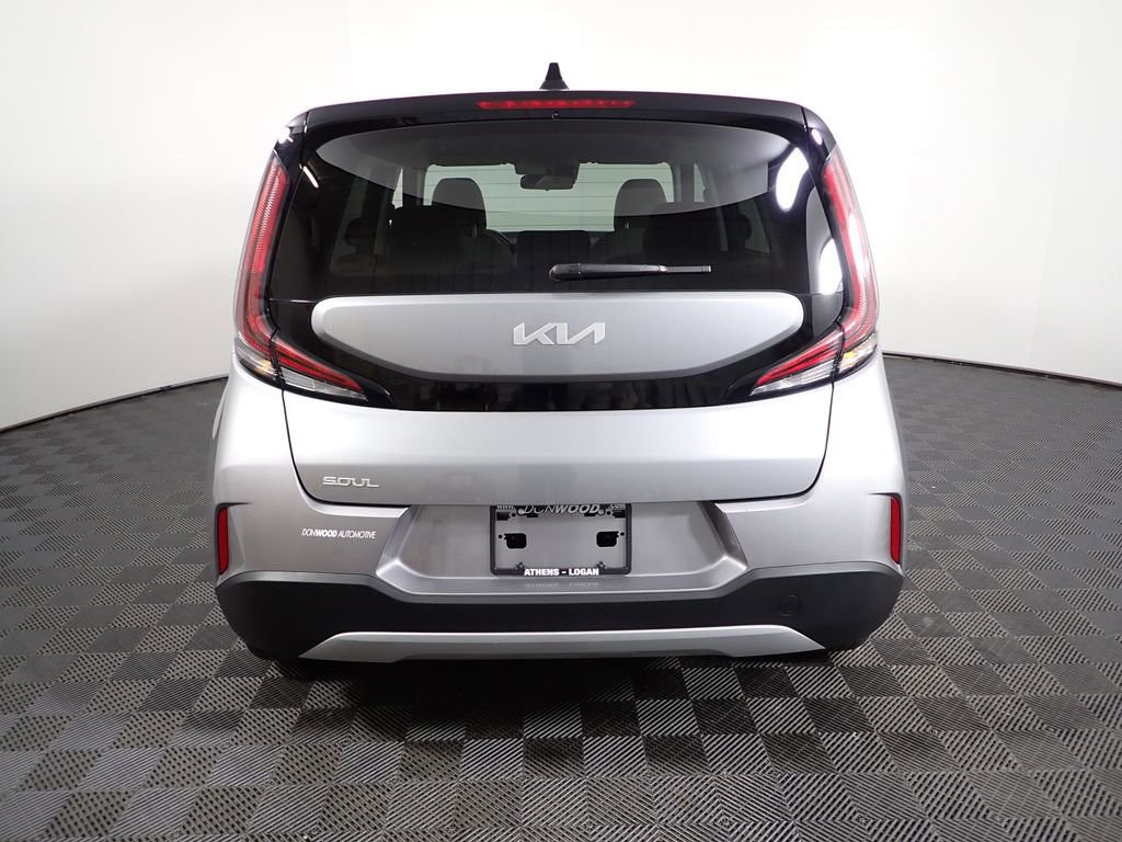 Used 2025 Kia Soul LX w/ LX Technology Package image 16