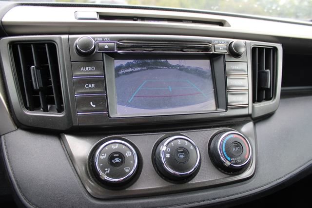 Used 2015 Toyota RAV4 LE AWD/4WD image 3